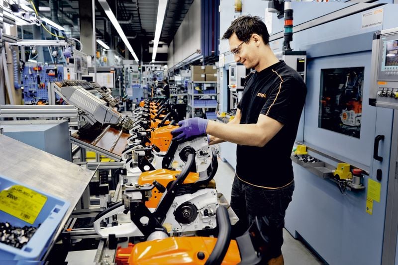 Each assembly line at Stihl is connected to a database via an OPC router and exchanges process data in real time. Image: Stihl